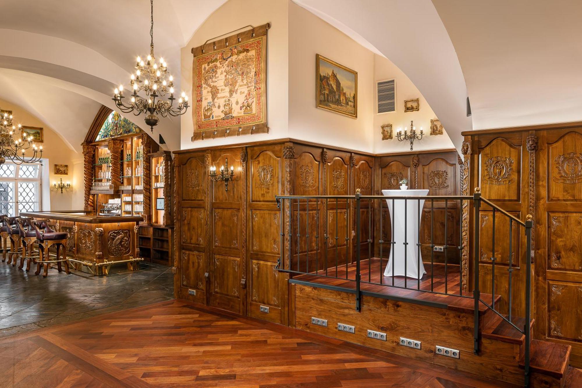 Iron Gate & By Bhg Hotel Prag